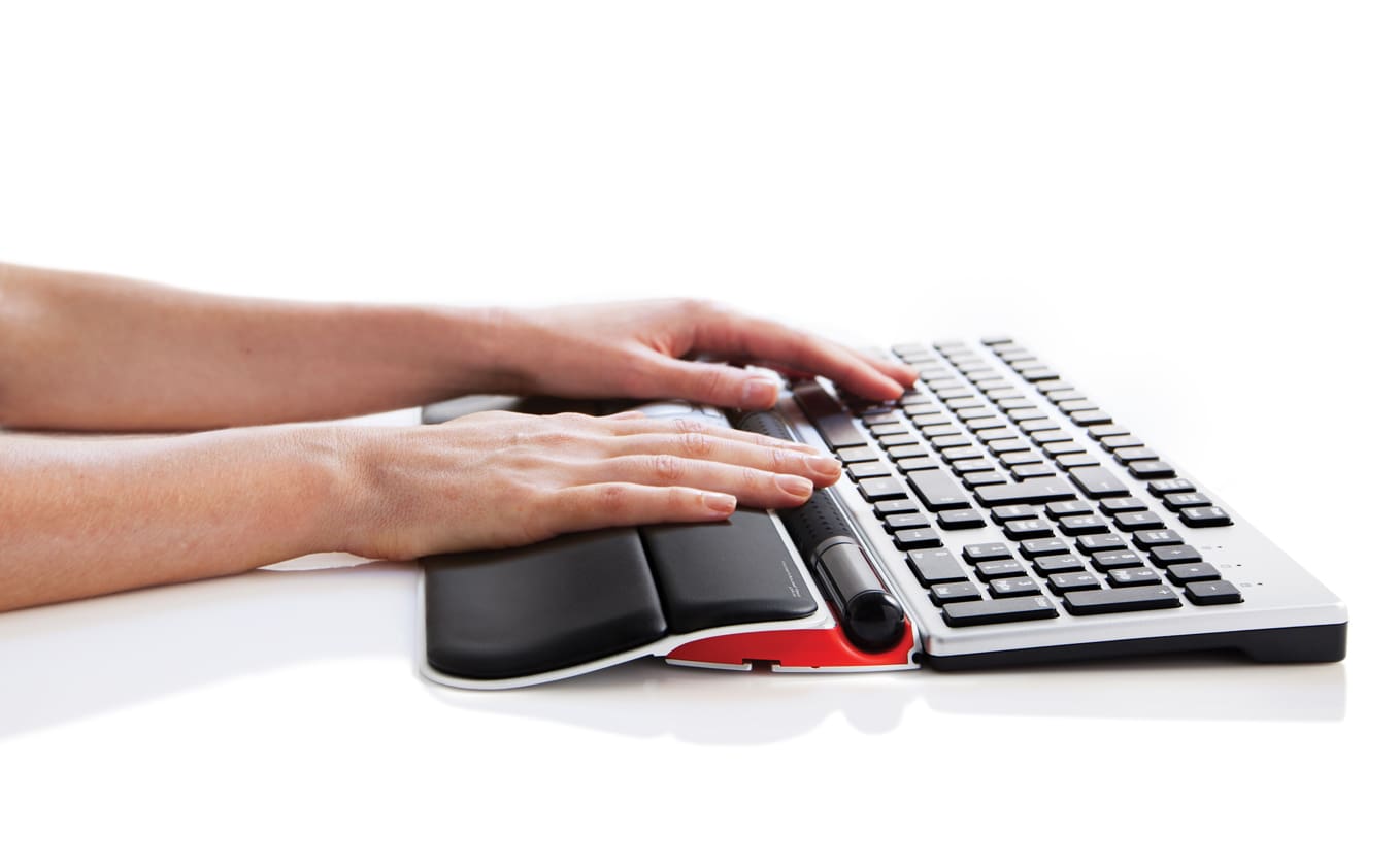 Contour RollerMouse Re:d Plus setup with Keyboard - in use