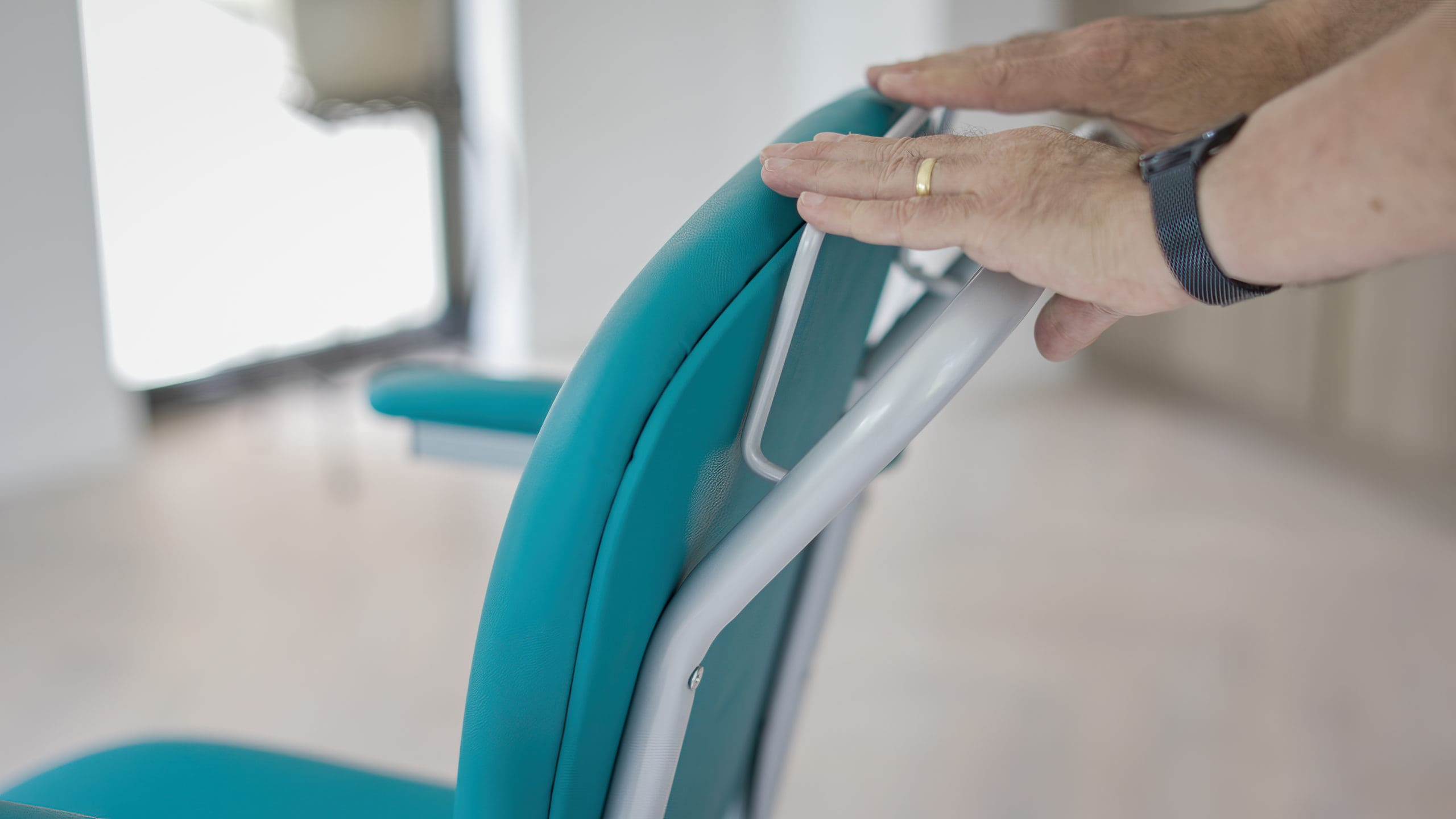 Slide n' Dine Dual Control Utility Chair