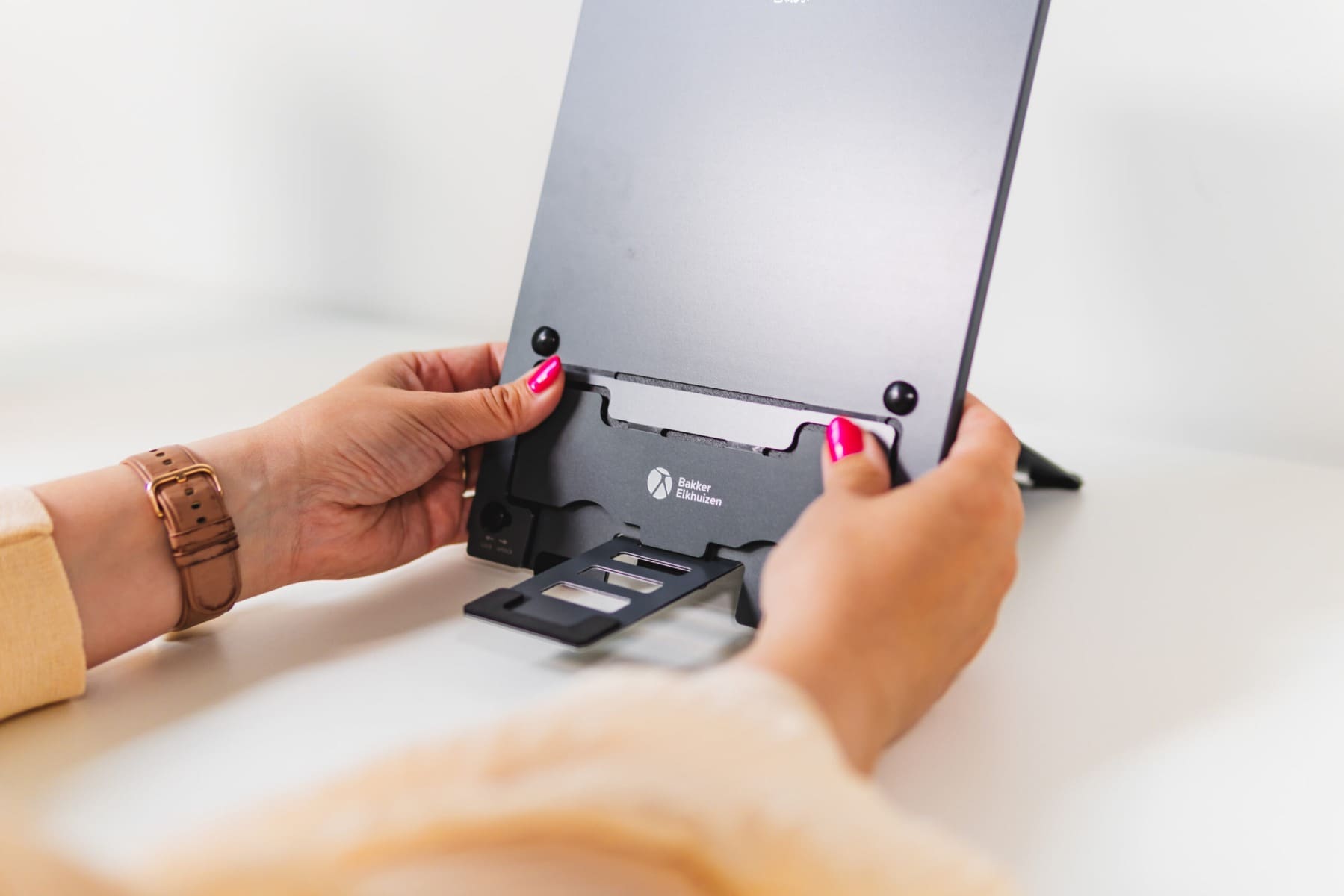 Bakker Elkhuizen Ergo-Q Hybrid Stand - Image 22