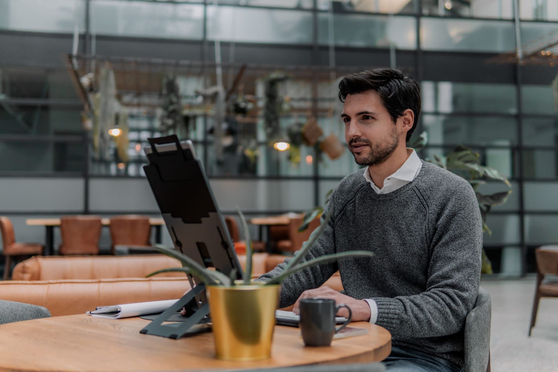 Bakker Elkhuizen Ergo-Q Hybrid Stand - Image 28