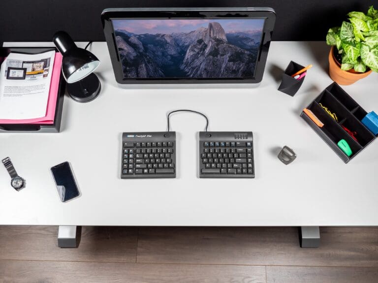 Kinesis Freestyle2 Blue for PC-20cm Separation - at workstation with single monitor, top view