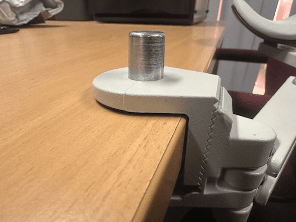 The Mouse Platform will only connect to the desk clamp of the 350 000 ErgoRest with Mousemat.  The ErgoRest with Mousemat has a post attached that the Mouse Platform fits onto.  The Mouse Platform slides onto the post that is on the desk clamp.