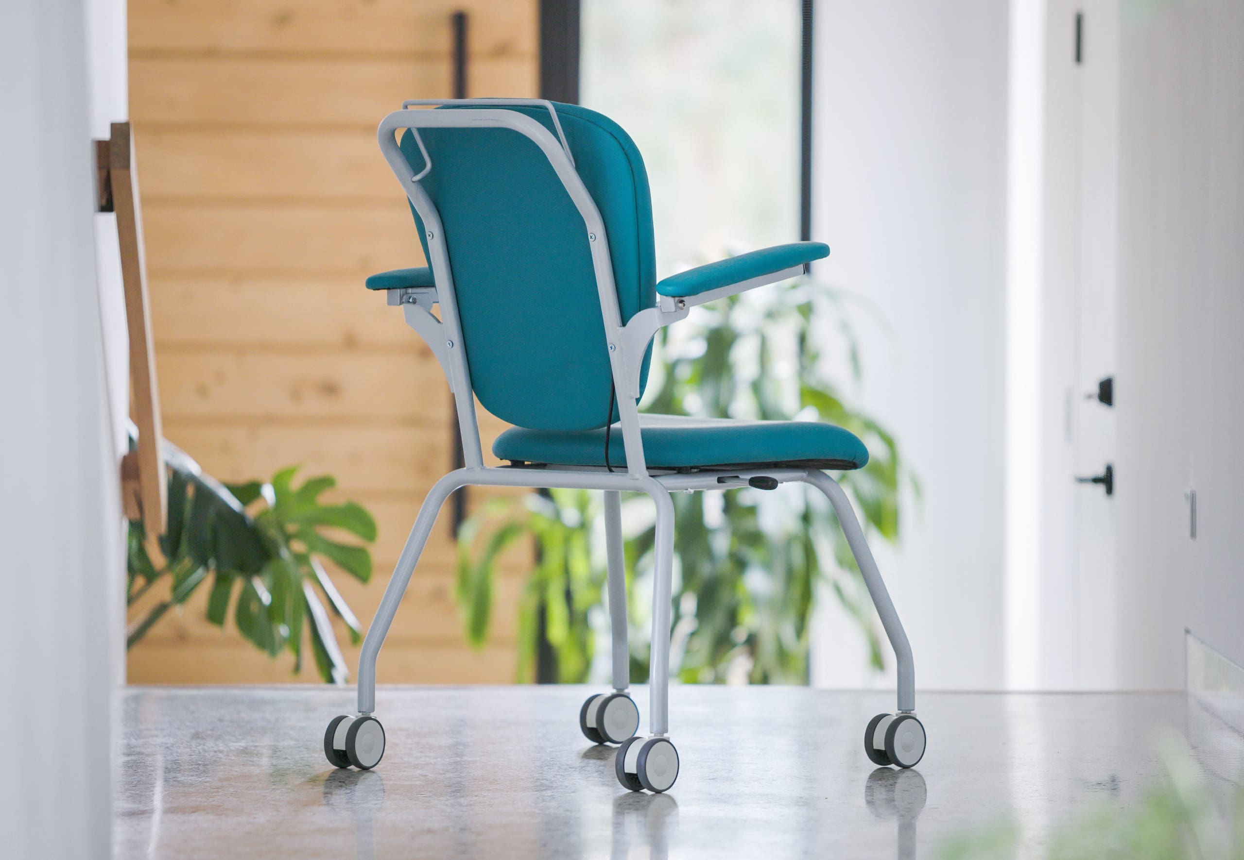 Slide n' Dine Dual Control Utility Chair